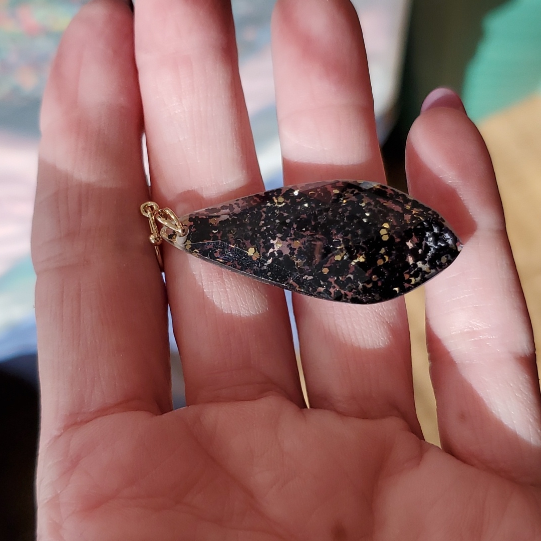 Black Gold Flecked Teardrop Shaped Earrings Pierced Acrylic Lightweight Nip